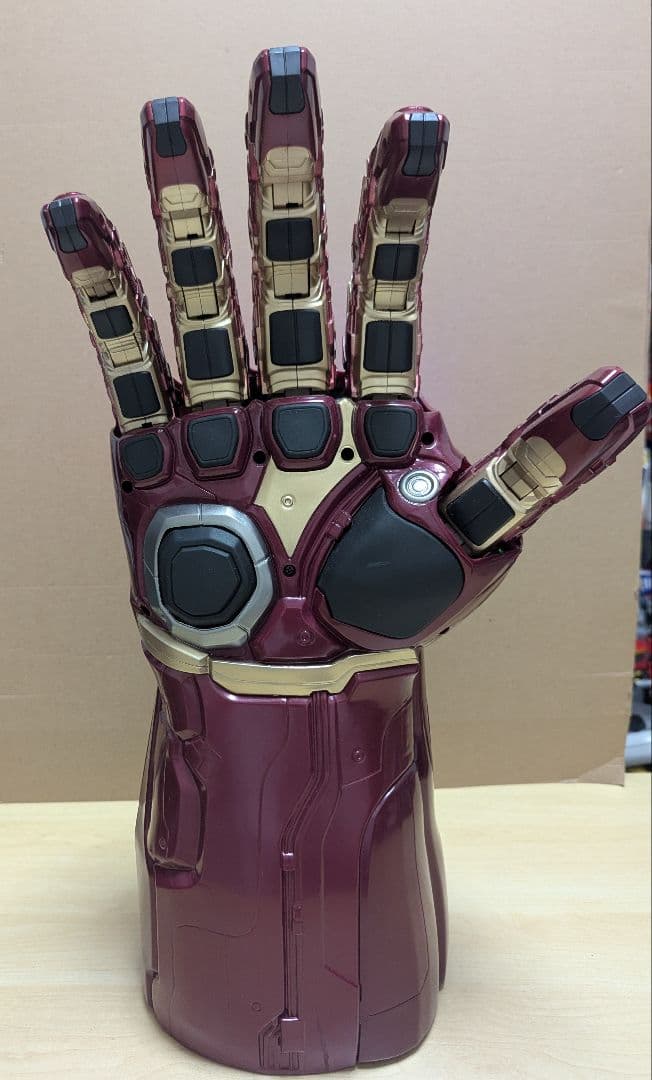 着用可能 サウンド発光ギミック仕様 ハルク インフィニティ・ガントレット