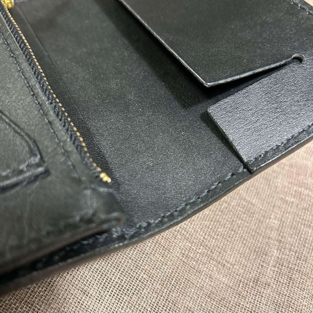 トラッカーウォレット　牛革クロコ型押し　2つ折り財布　ミドルウォレット