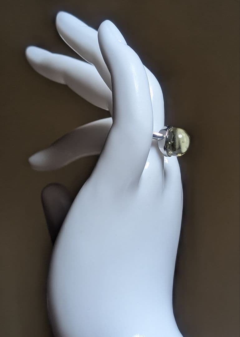 高品質潤艶ブラックリビアングラスリング1点物