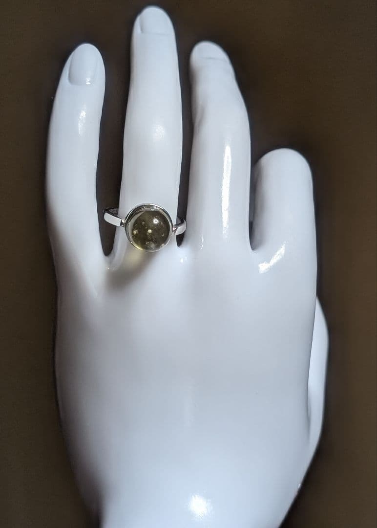 高品質潤艶ブラックリビアングラスリング1点物