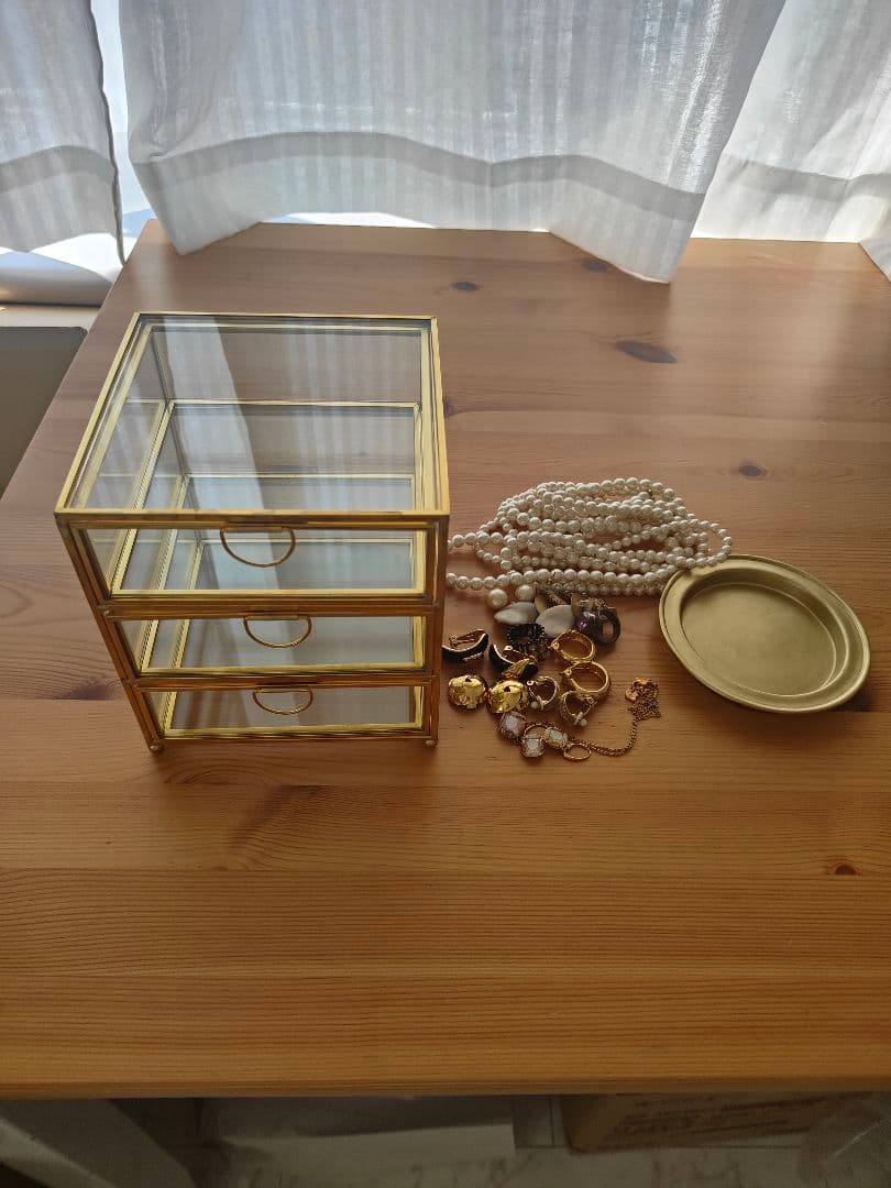 新品未使用品 3段式ガラス アクセサリーケース