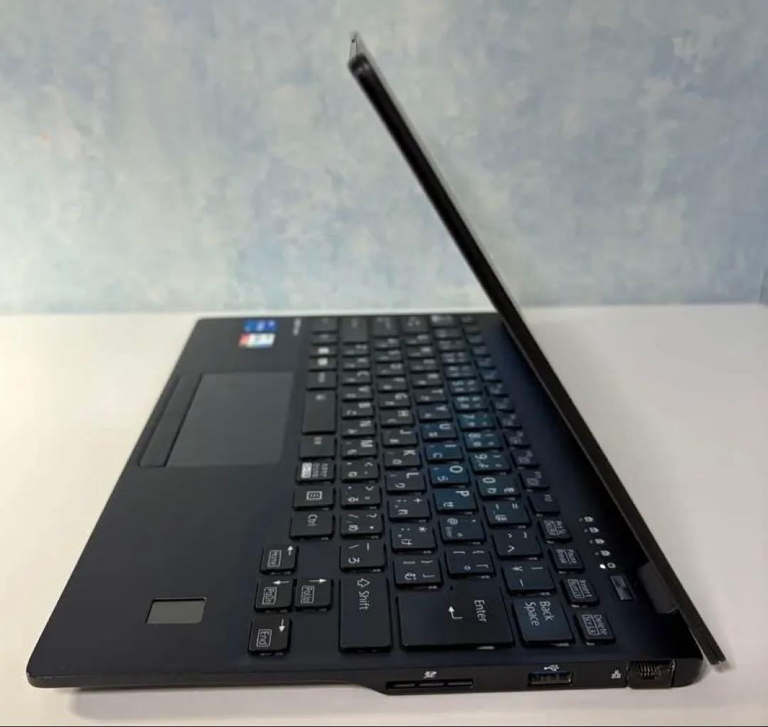 【美品】富士通U9311F超軽量✳︎第11世代インテルi5搭載⭐️メモリ16GB