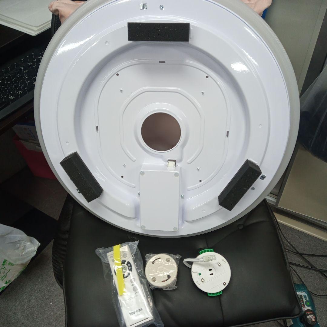 新品未使用 TOSHIBA LEDH8101A02-LC シーリングライト