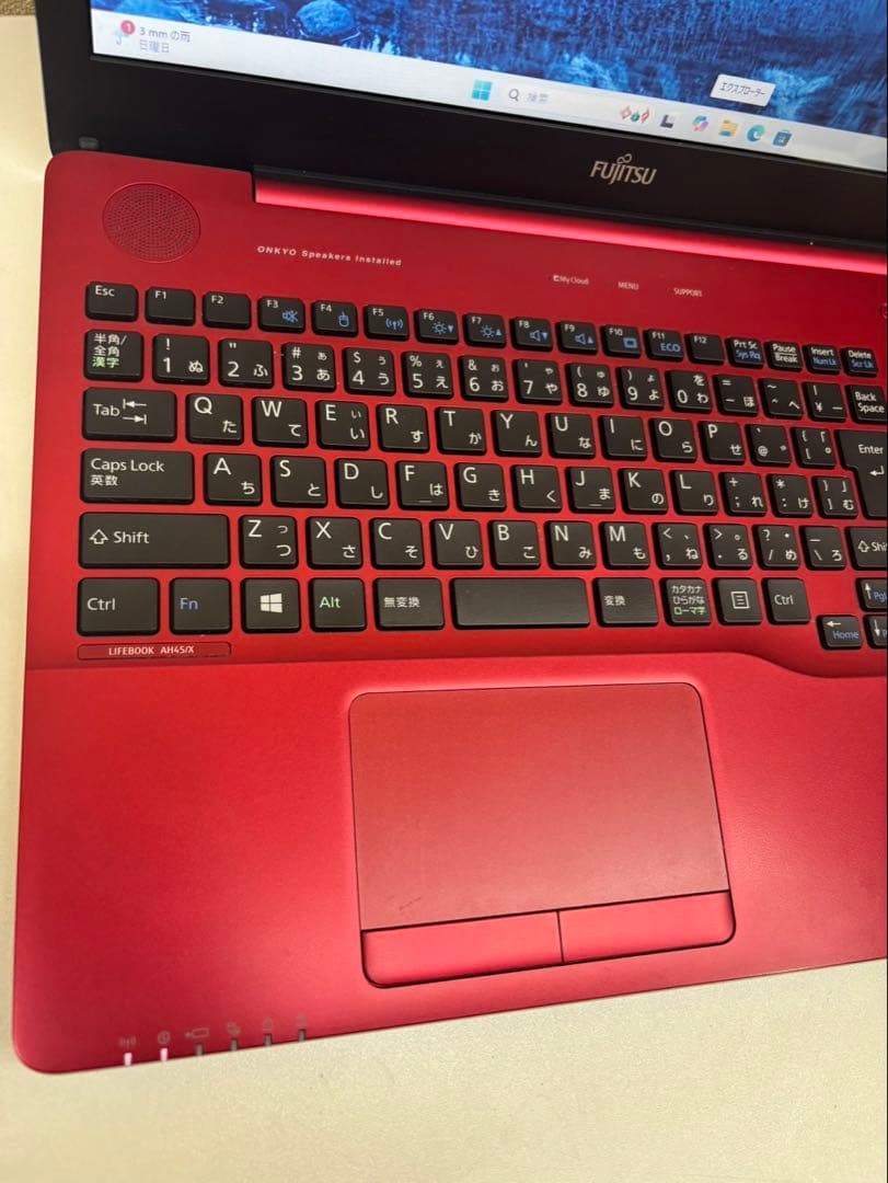 536美品✨人気のレッド✨FUJITSU Corei3 高速SSD Win11
