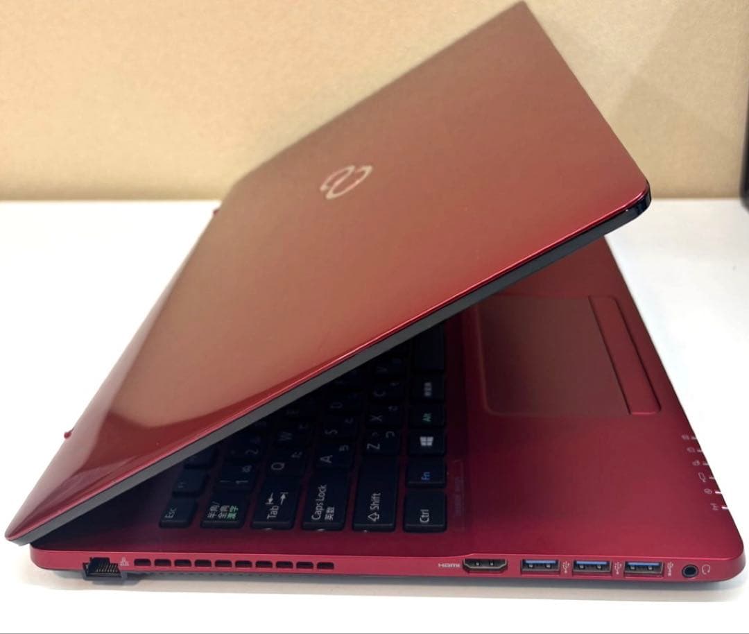 536美品✨人気のレッド✨FUJITSU Corei3 高速SSD Win11
