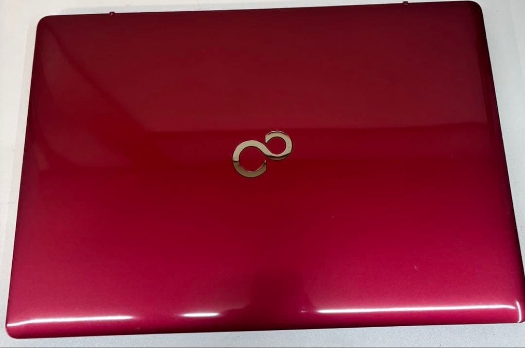 536美品✨人気のレッド✨FUJITSU Corei3 高速SSD Win11