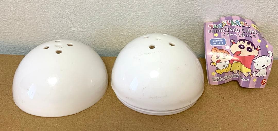 クレヨンしんちゃん　くるみっこ缶バッジ　キーホルダー　マスコット