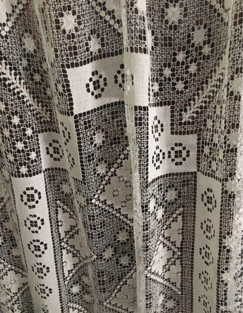 フランスで購入した豪華な大判のアンティーク・フィレレース160x195cm