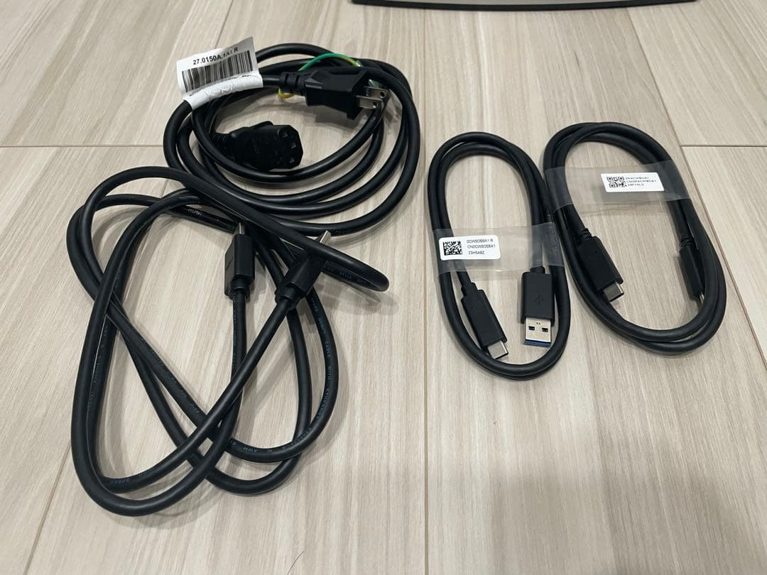 Dell U2723QX 27インチ4kモニター