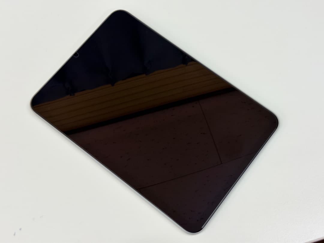 ぴ*ん様 美品 iPad mini 7 128GB 動作OK 充電11回 MXN