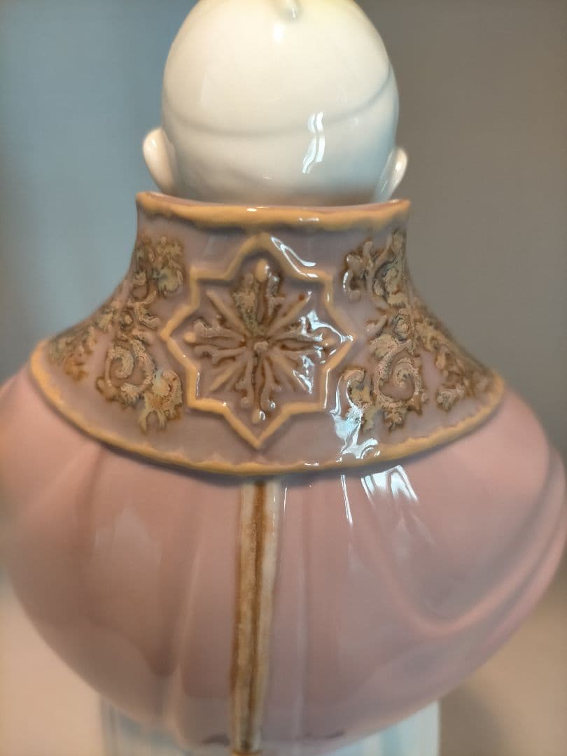 リヤドロ　lladro 教皇　ベネディクト16世