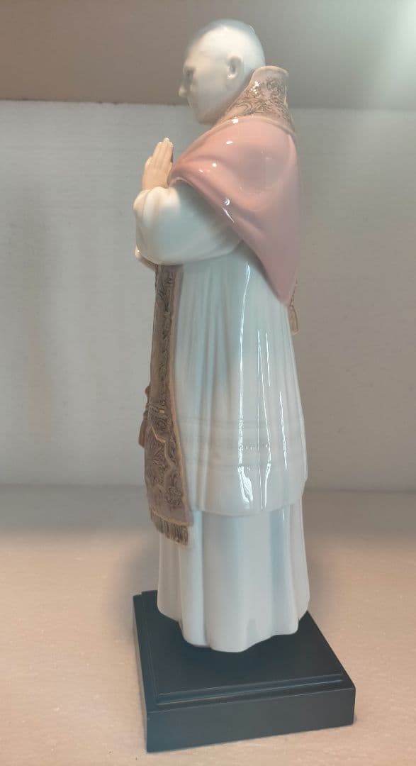 リヤドロ　lladro 教皇　ベネディクト16世