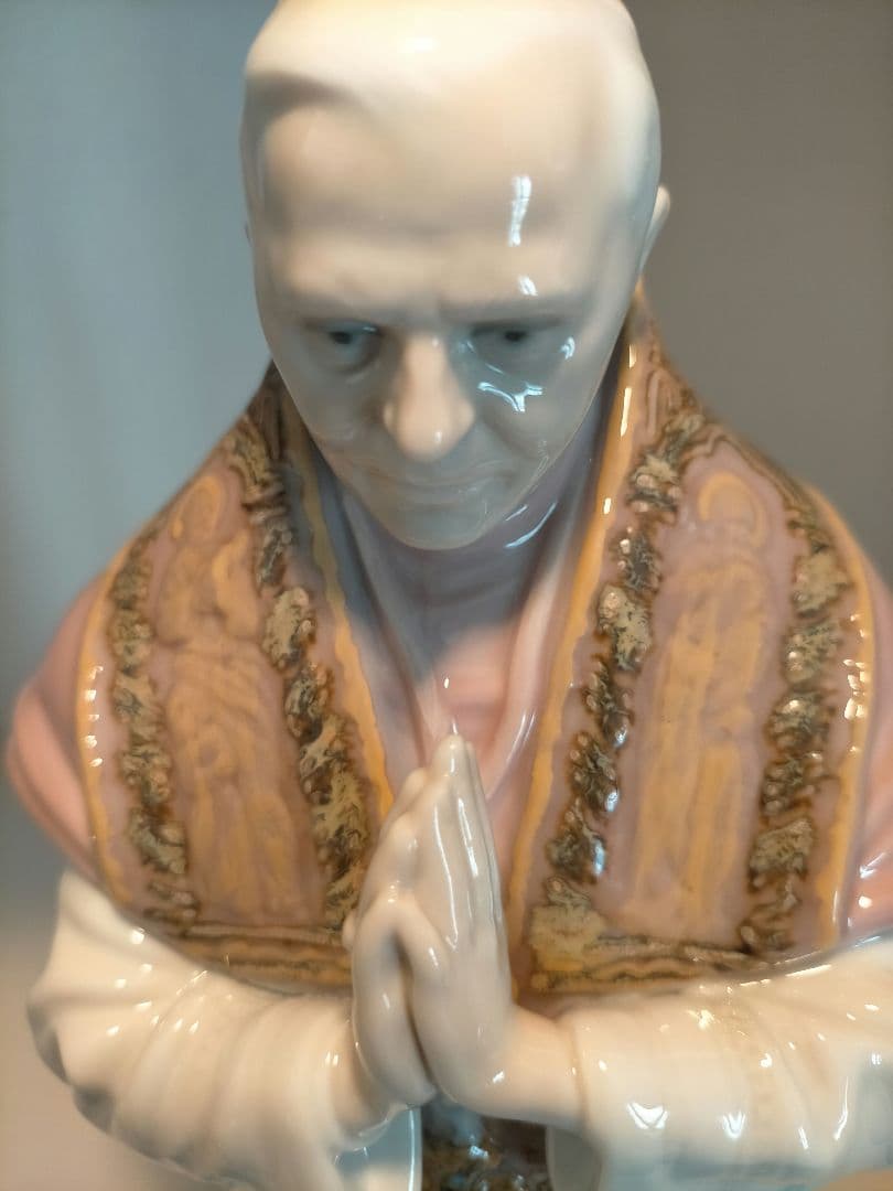 リヤドロ　lladro 教皇　ベネディクト16世