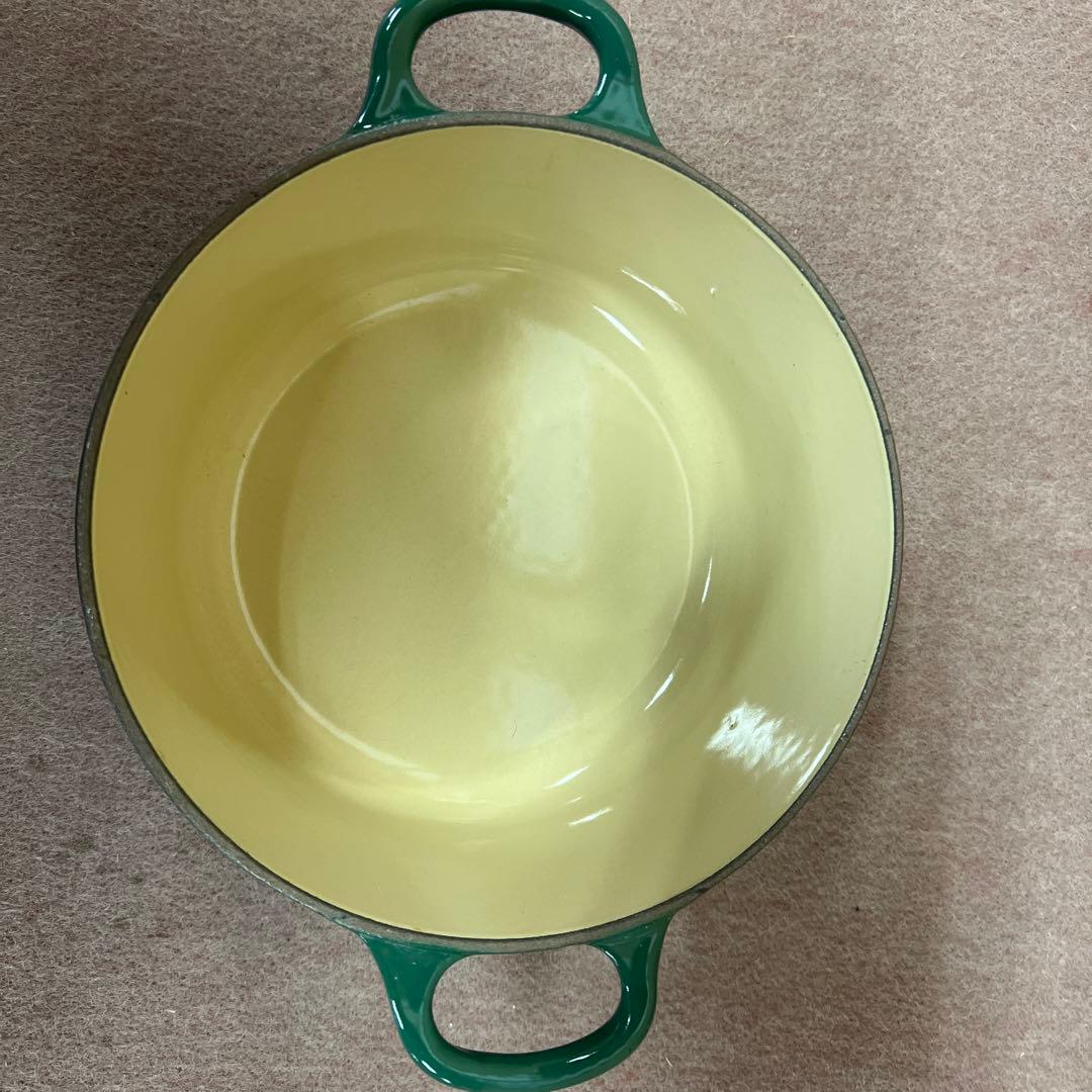 レアカラー　ルクルーゼ　ココットロンド　18cm