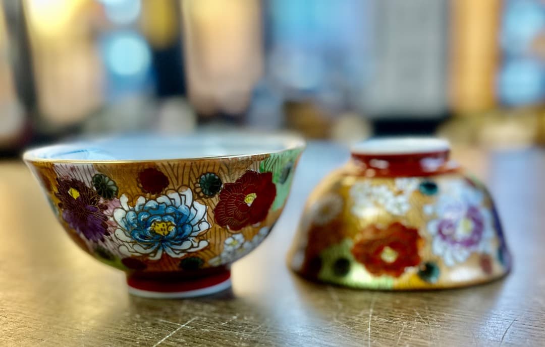 【再値下げ】新品　九谷焼　花結　茶碗大小　湯呑大小　４点セット　睦揃　金彩　豪華