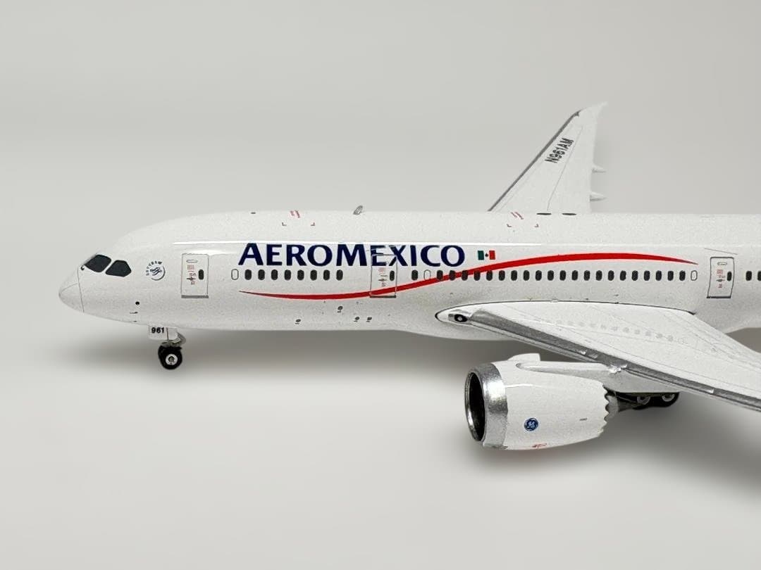 AEROMEXICO Boeing 787-8 1:400スケール