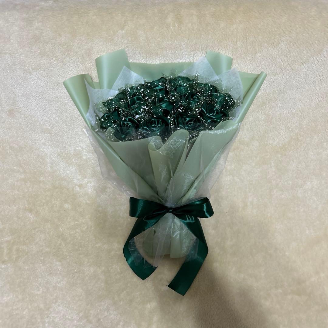 16本濃い緑バラブーケプレゼント お祝い 枯れない花 永生薔薇　特別な人へ