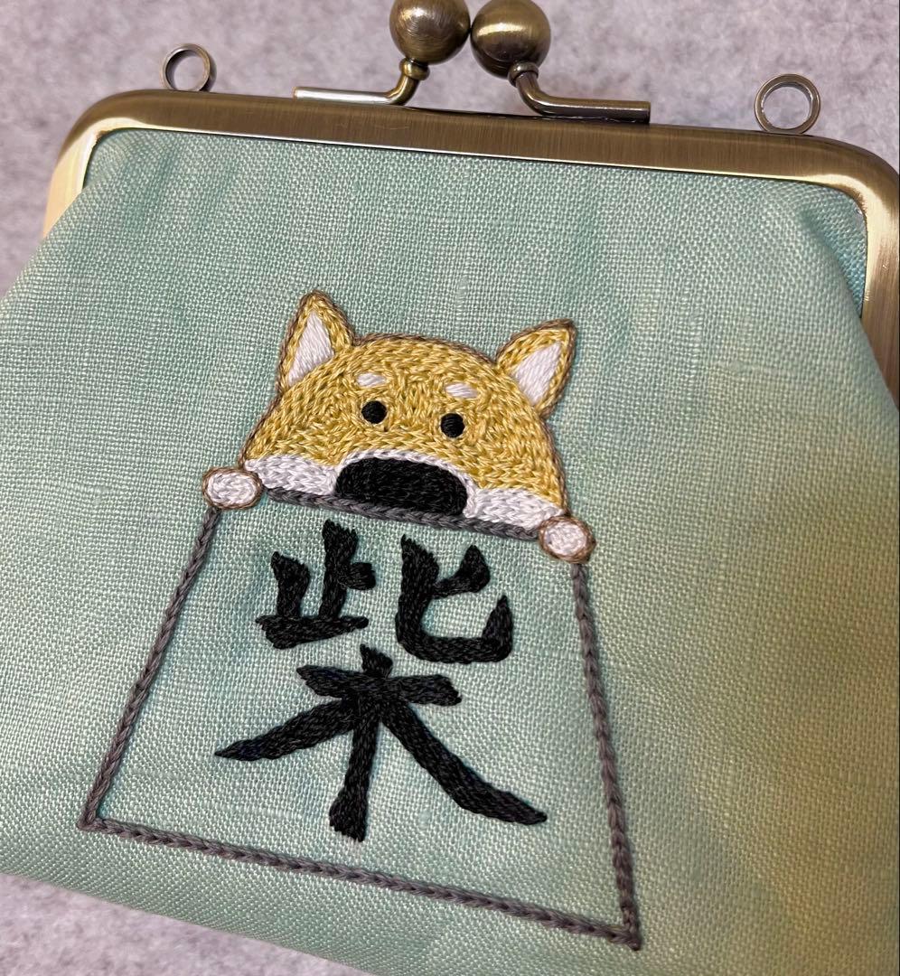 ハンドメイド　手刺繍　がま口ポーチ☆ さくらんぼです