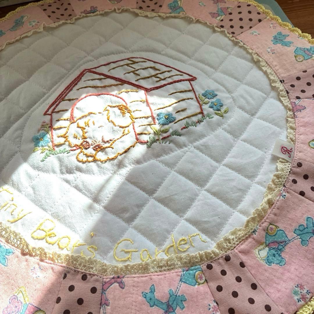 刺繍　キルティングマット　パッチワーク　タペストリー　かごカバー　レトロアニマル