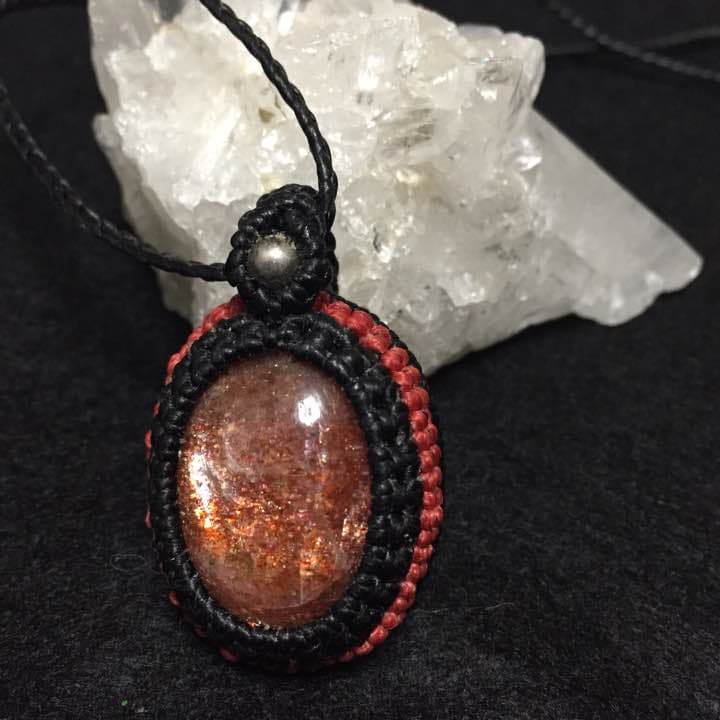 サンストーン マクラメネックレス