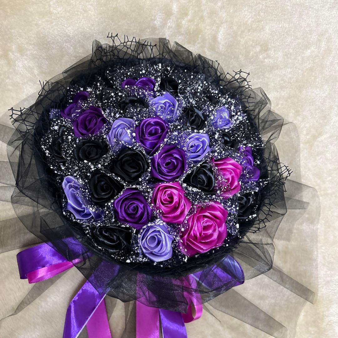 33本黒紫バラブーケ 1本大きいバラ付き❣️3層長いリボン❣️ミッキーシェイプ永生花