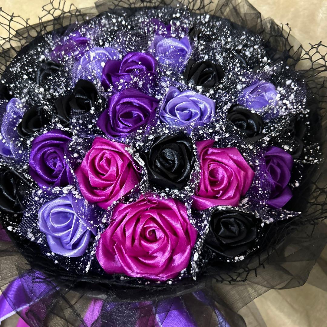 33本黒紫バラブーケ 1本大きいバラ付き❣️3層長いリボン❣️ミッキーシェイプ永生花