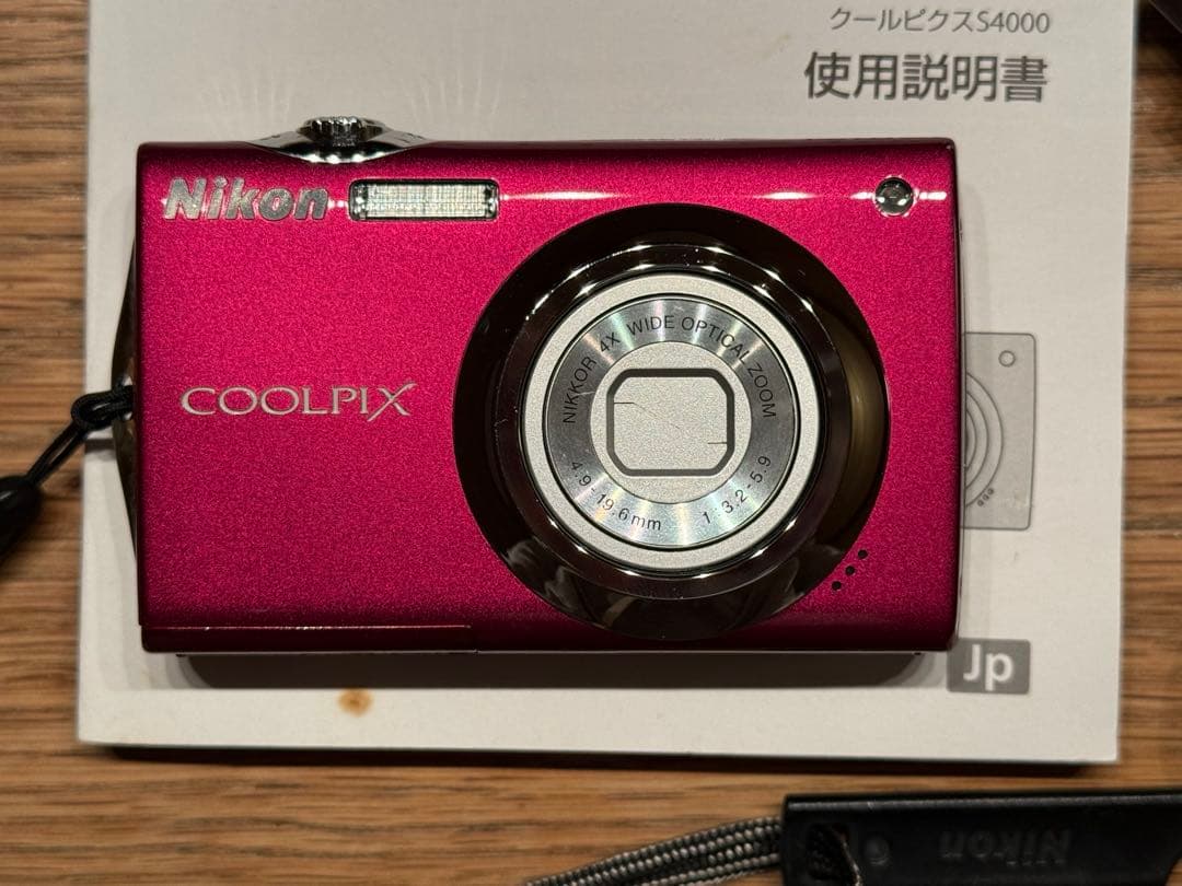 美品 ￼Nikon COOLPIX S4000 ピンク