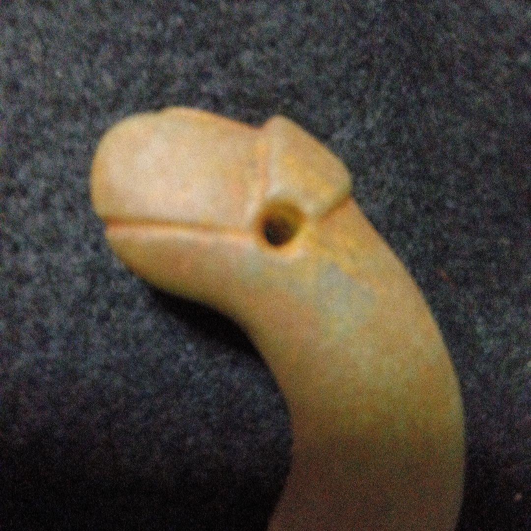 縄文文化期後期から晩期の秀逸造形垂飾品で御座います 　♦　獣首形勾玉　♦勾玉出土