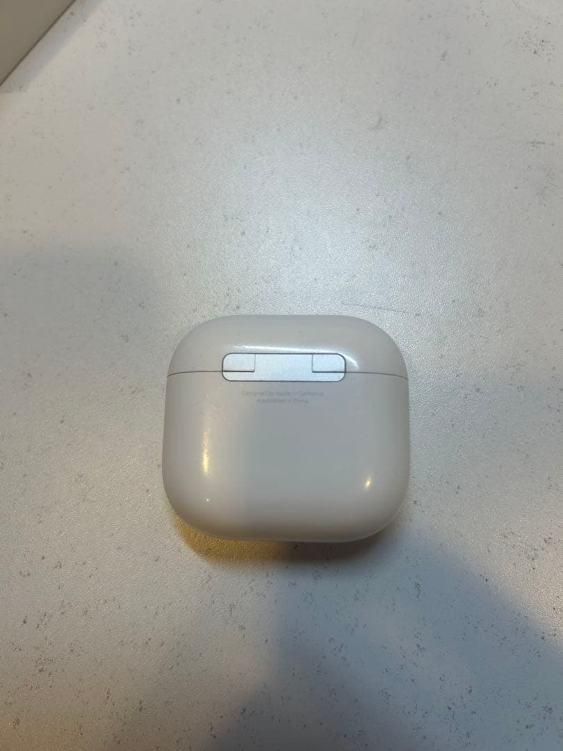 AirPods4 ANC搭載　本体　右耳問題あり