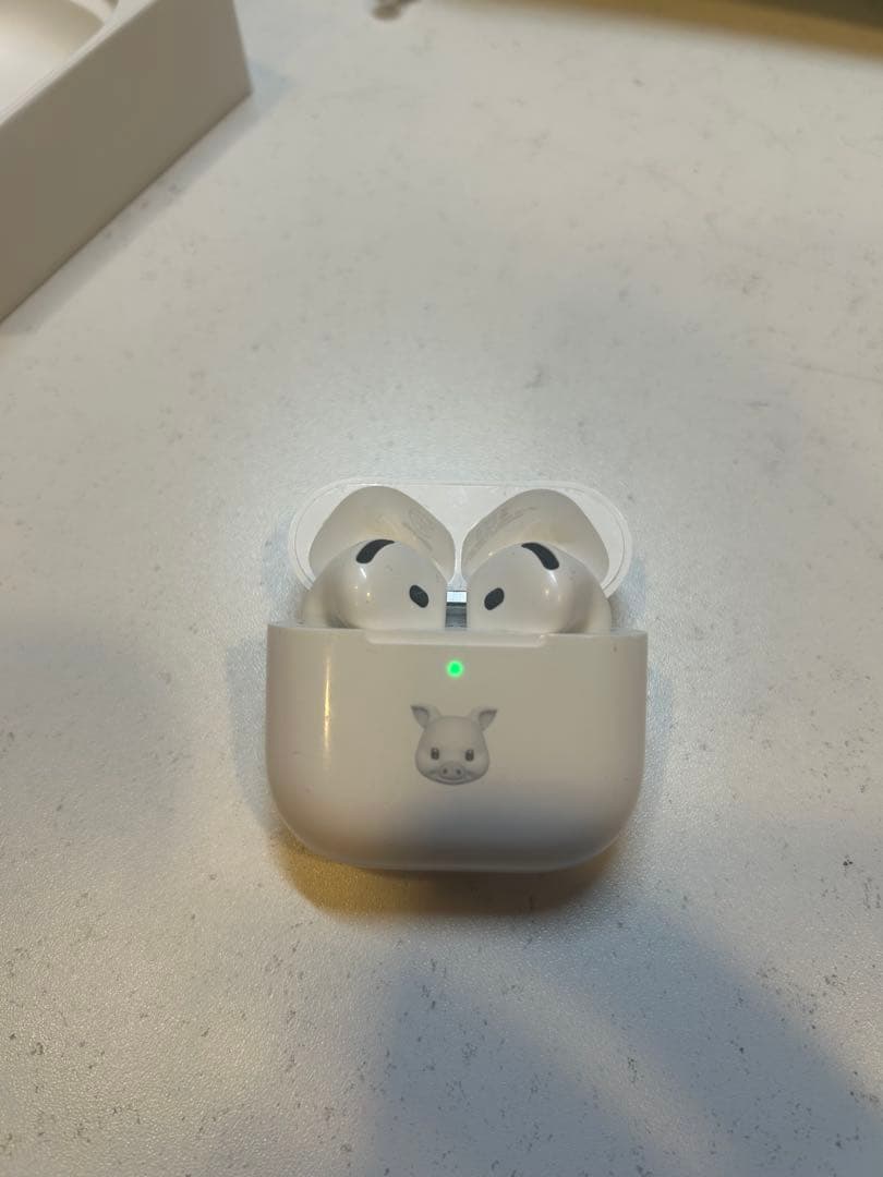 AirPods4 ANC搭載　本体　右耳問題あり
