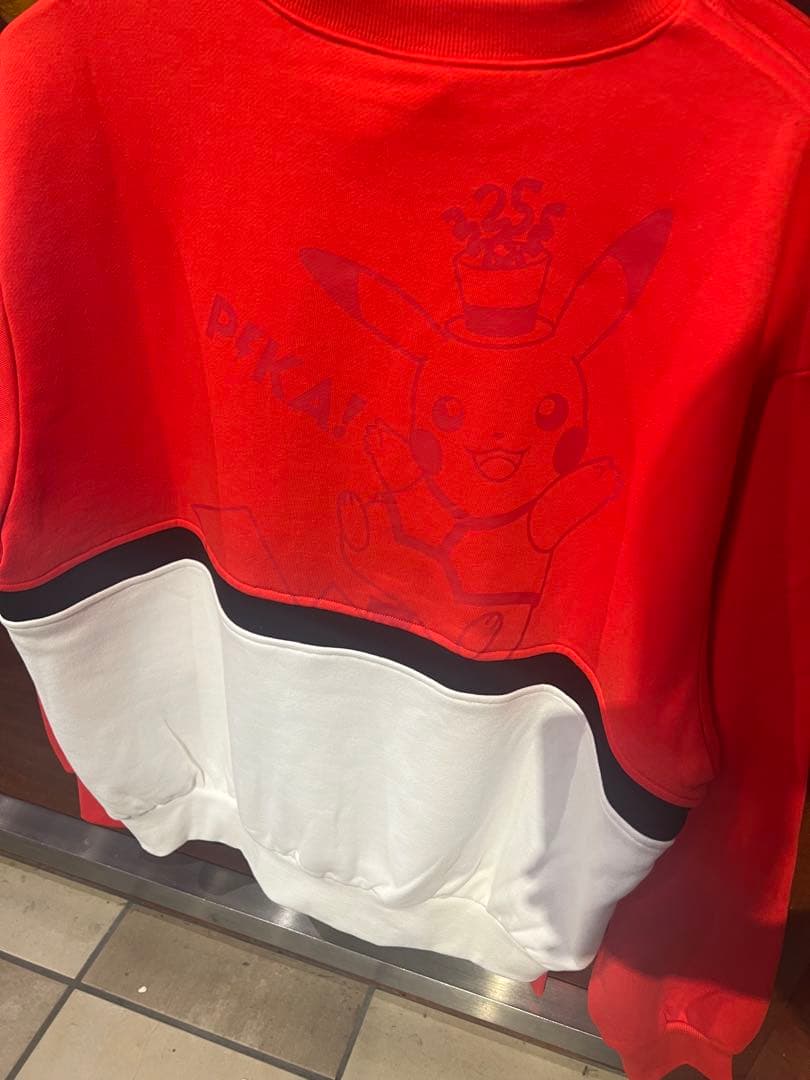 USJ 限定　モンスターボール　トレーナー　Lサイズ　ピカチュウ　ポケモン