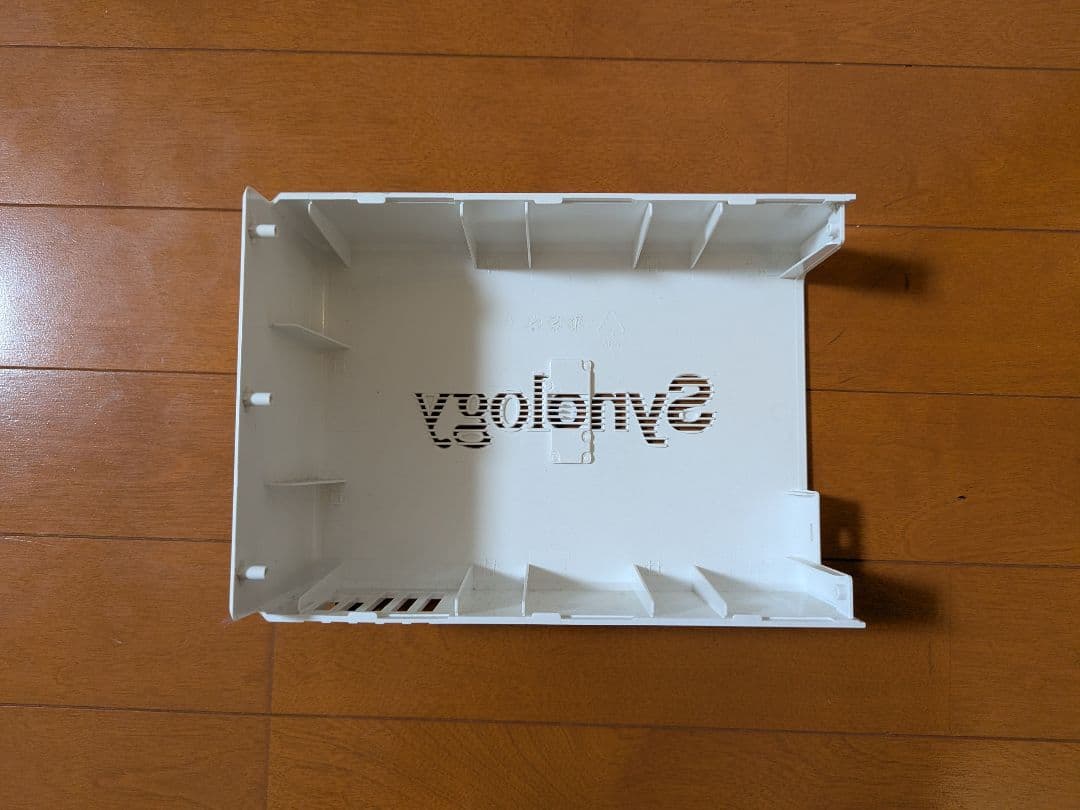 外付けハードディスク・ドライブ Synology DS216j NAS + HDD 4TB