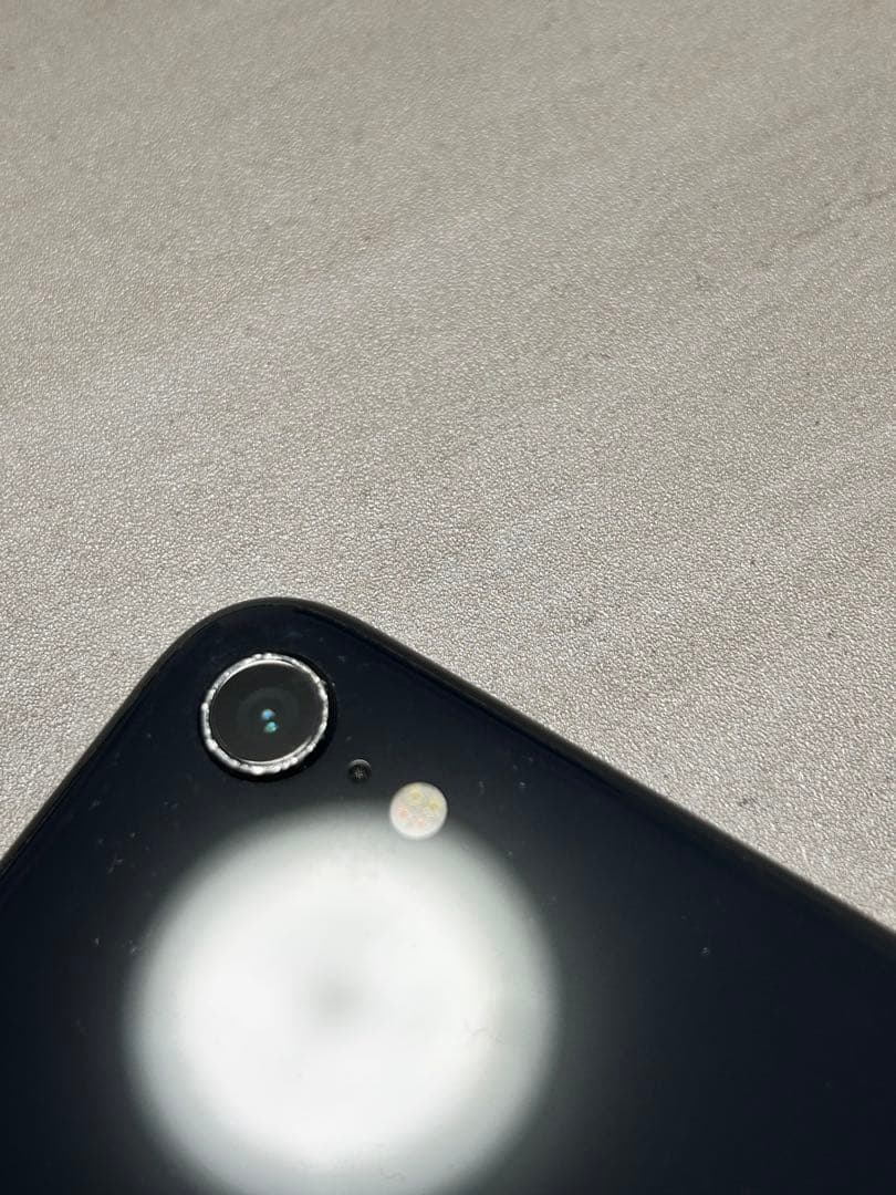 iPhonese 第3世代ブラック64GB　値引き中