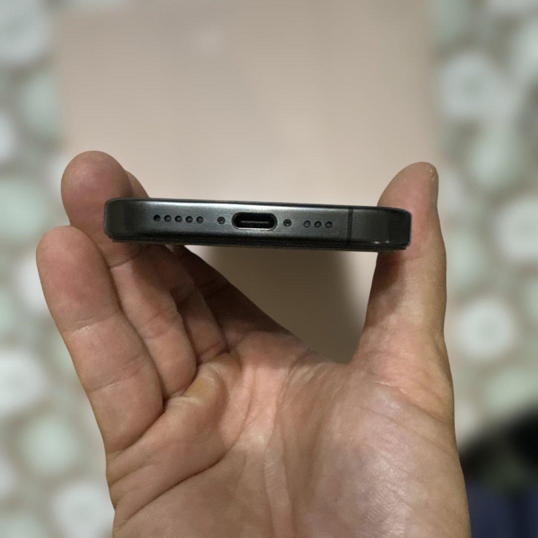 か*ん様 送料無料　iPhone15Pro 128GB SIMフリー