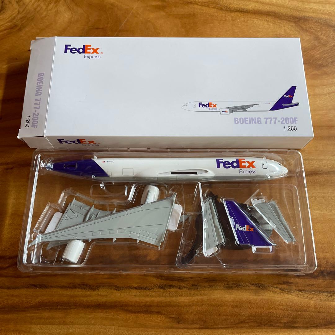 FedEx・Boeing777-200Fプラモデル