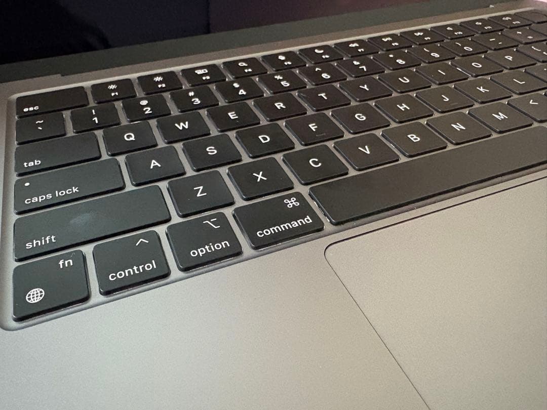 Apple MacBook 本体 充電器付き