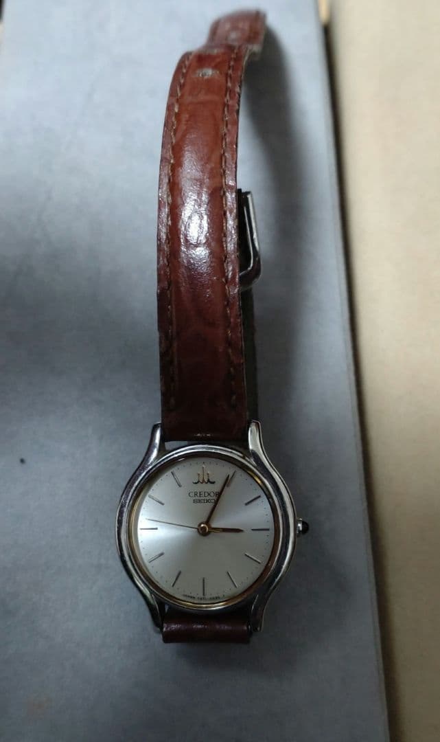 SEIKOクレドール・女性用腕時計 。
