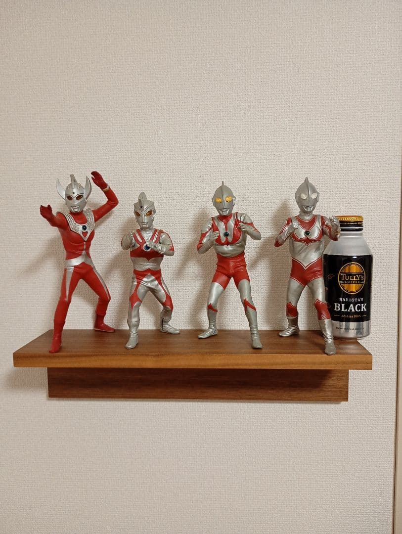 ウルトラマンフィギュア 4体セット　メーカー不明