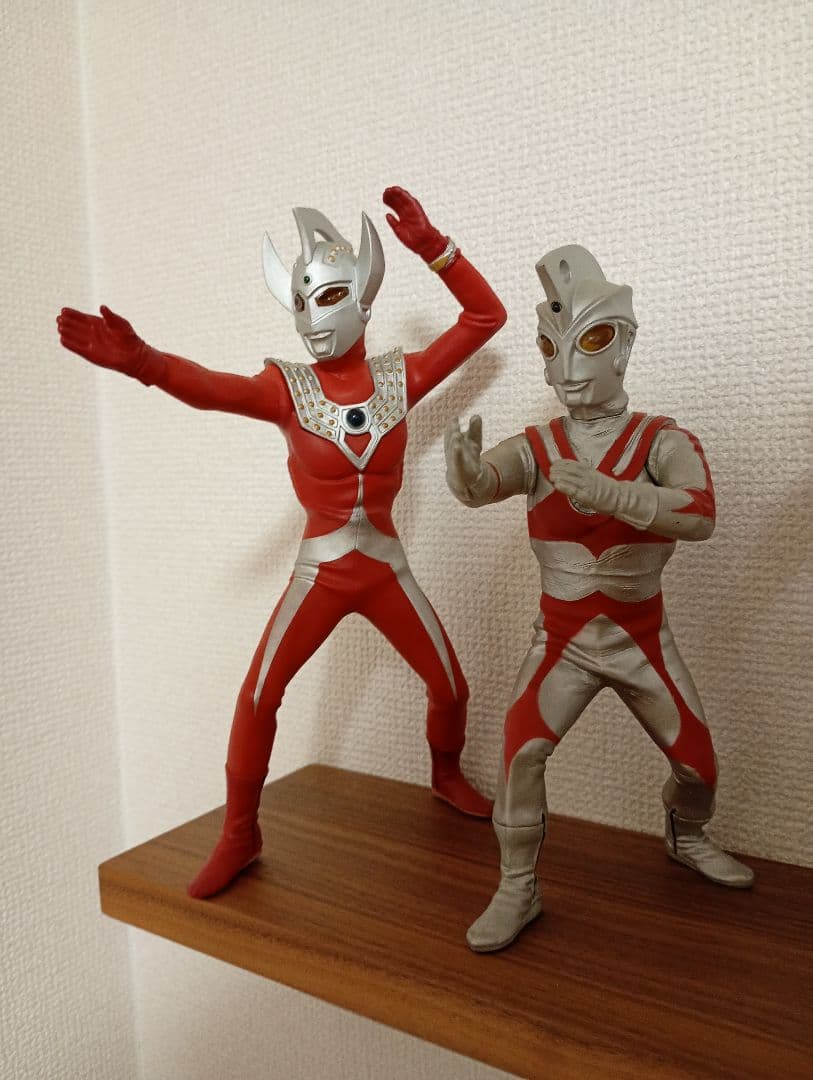 ウルトラマンフィギュア 4体セット　メーカー不明