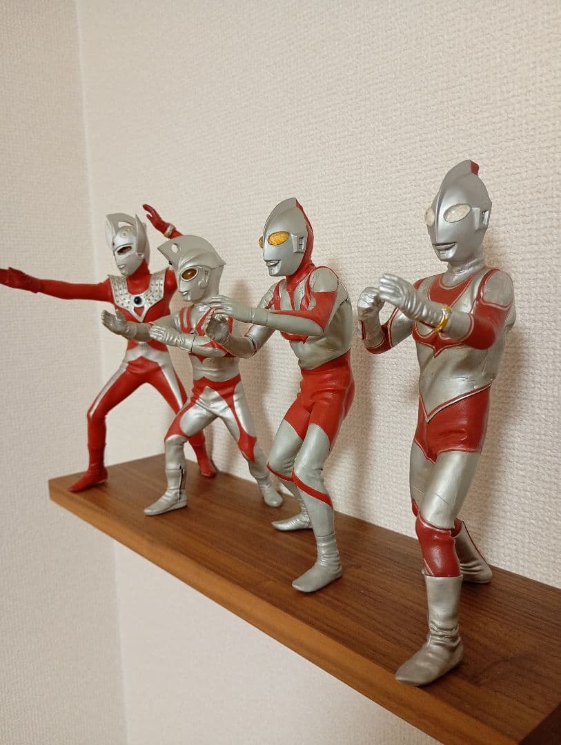ウルトラマンフィギュア 4体セット　メーカー不明