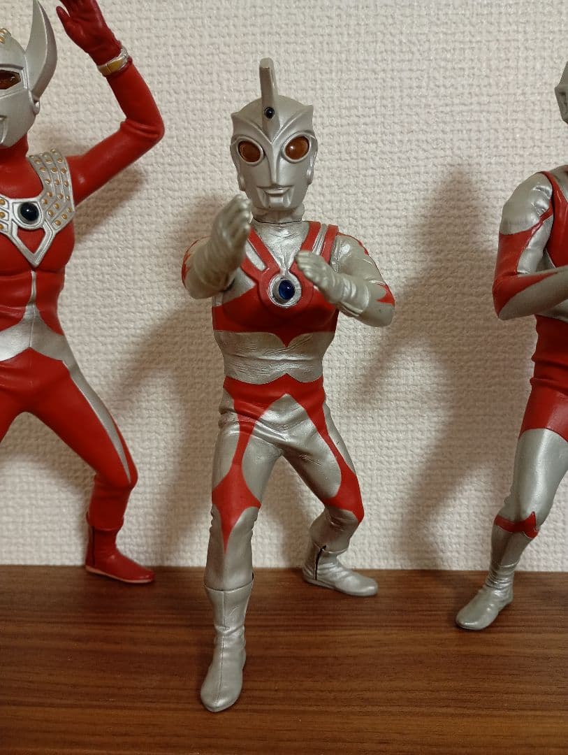 ウルトラマンフィギュア 4体セット　メーカー不明