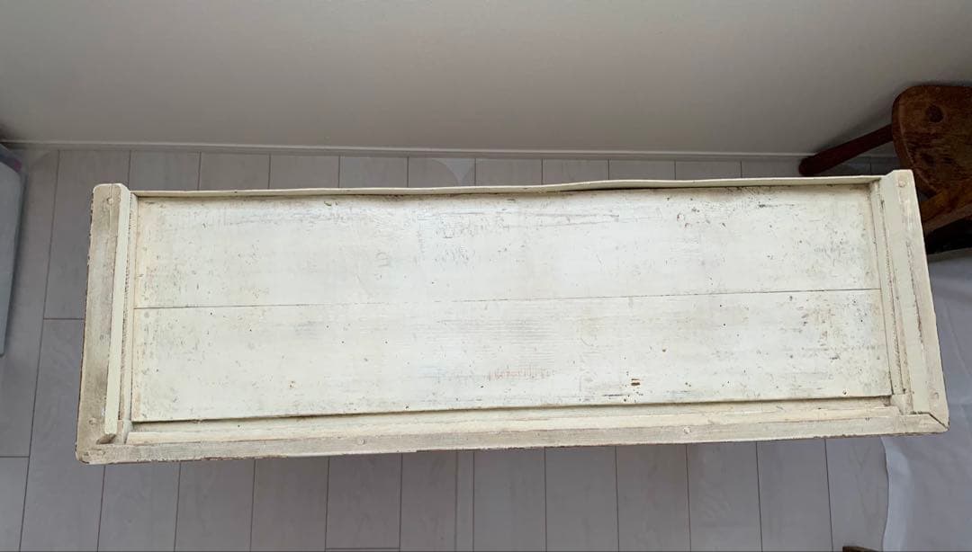 日本の古いアイボリーの水屋キャビネット　水屋　食器棚　アンティーク　昭和レトロ