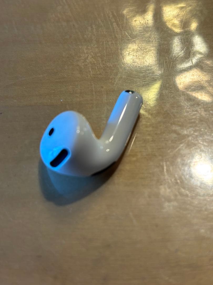 Apple AirPods 4 左耳のみ A3056 ANC ノイキャン有り