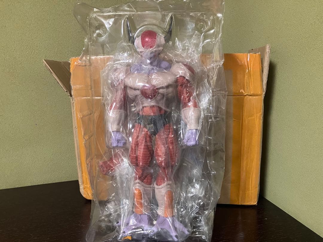 ドラゴンボール　フリーザ　第２形態　高さ35cm 海外フィギュア