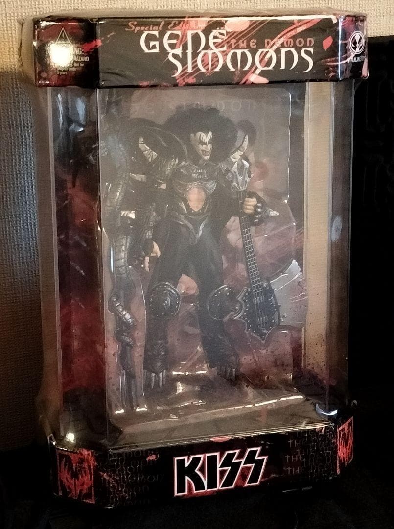 ジーン・シモンズ　フィギュア　KISS キッス 未開封
