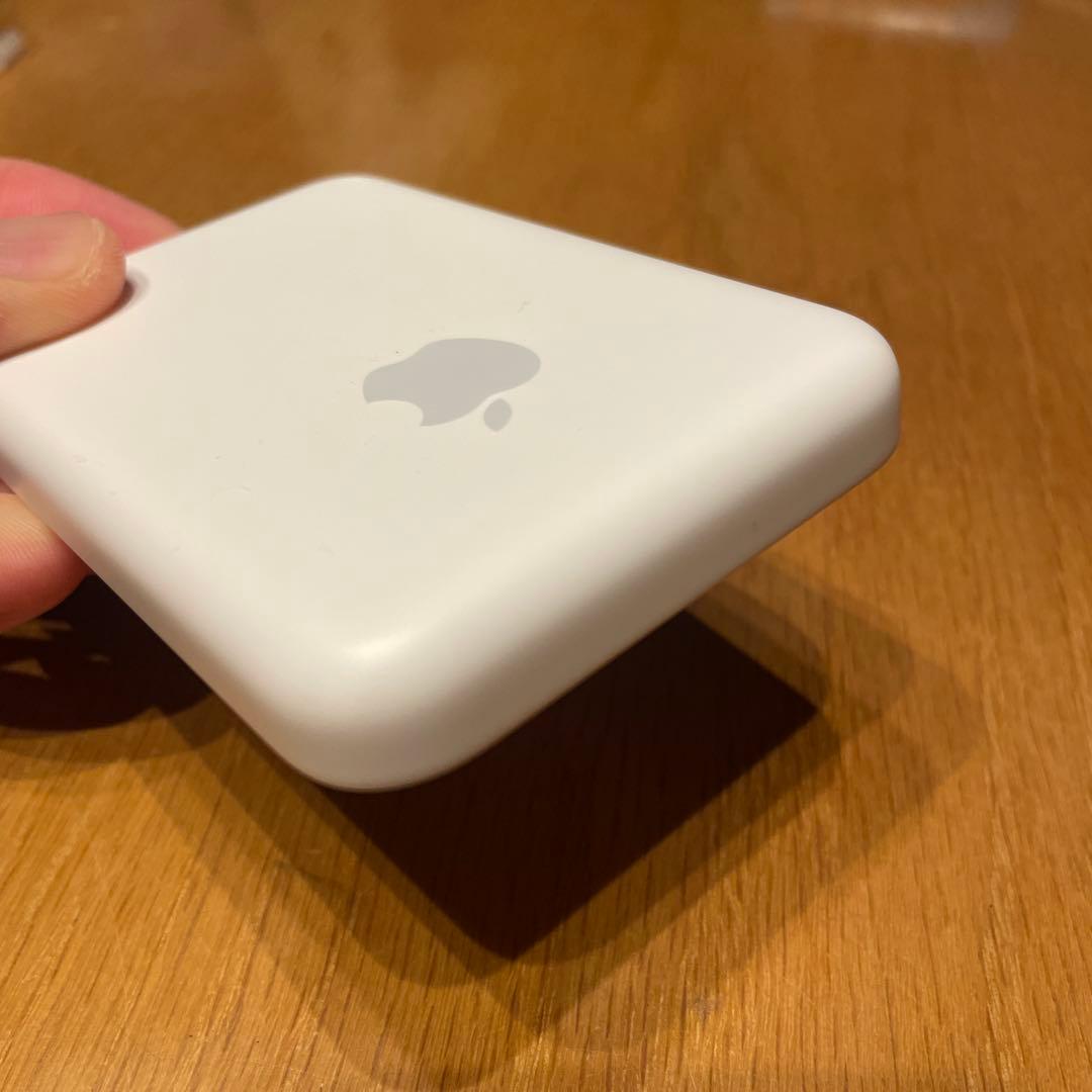 Apple MagSafeバッテリーパック充電器 A2384