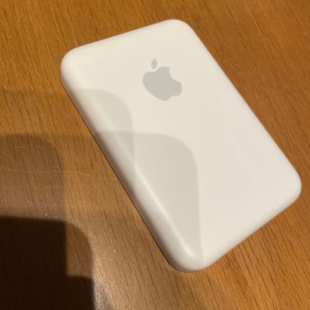 Apple MagSafeバッテリーパック充電器 A2384