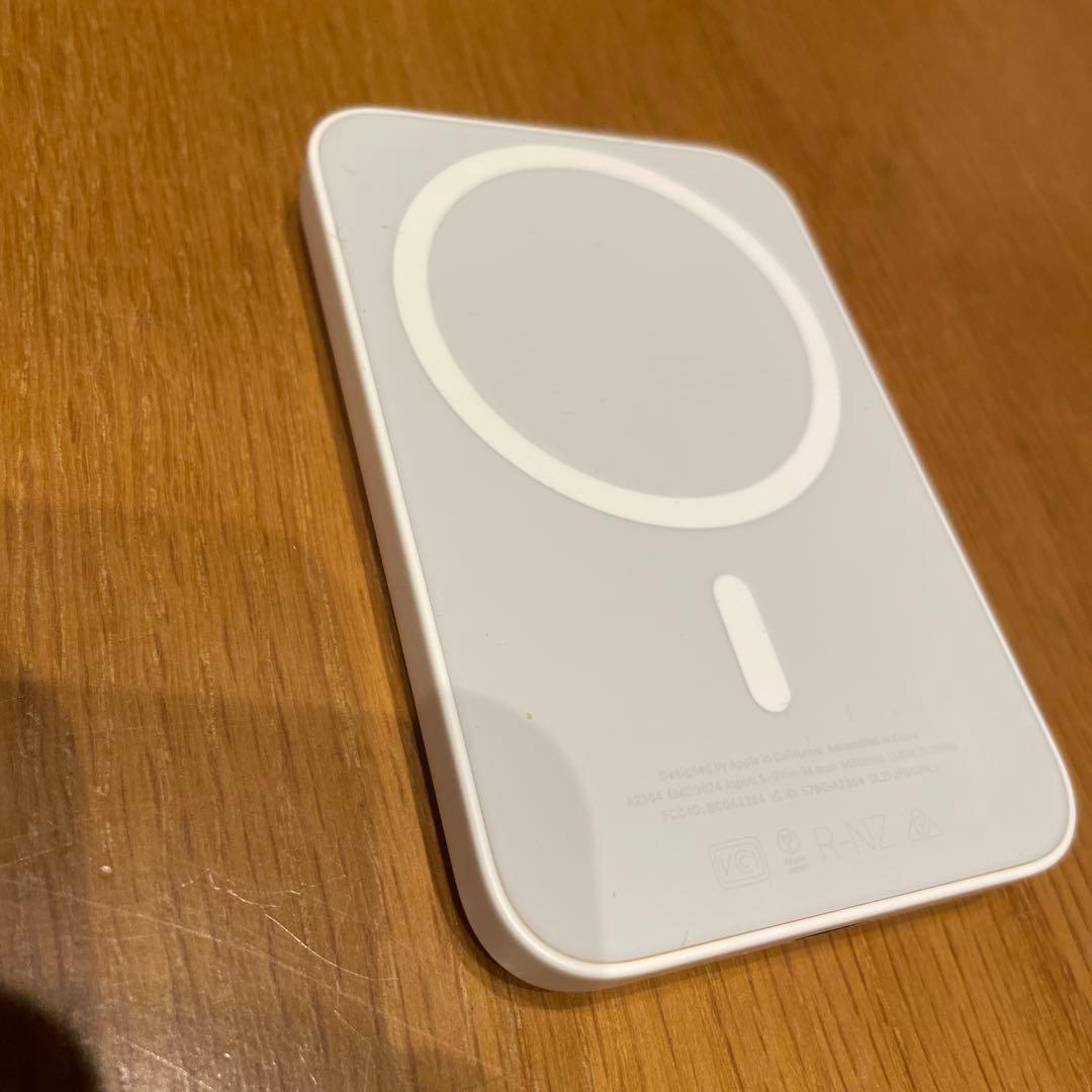 Apple MagSafeバッテリーパック充電器 A2384