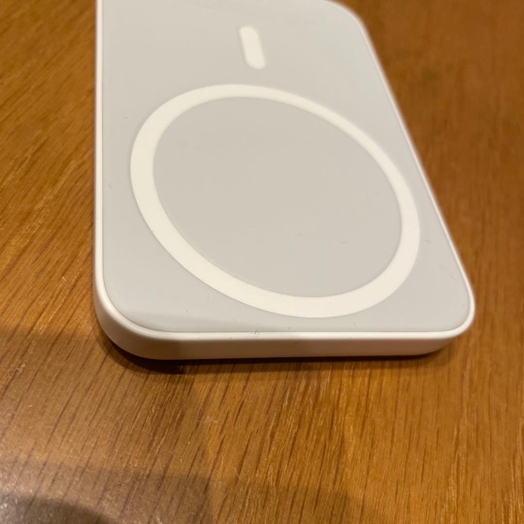 Apple MagSafeバッテリーパック充電器 A2384