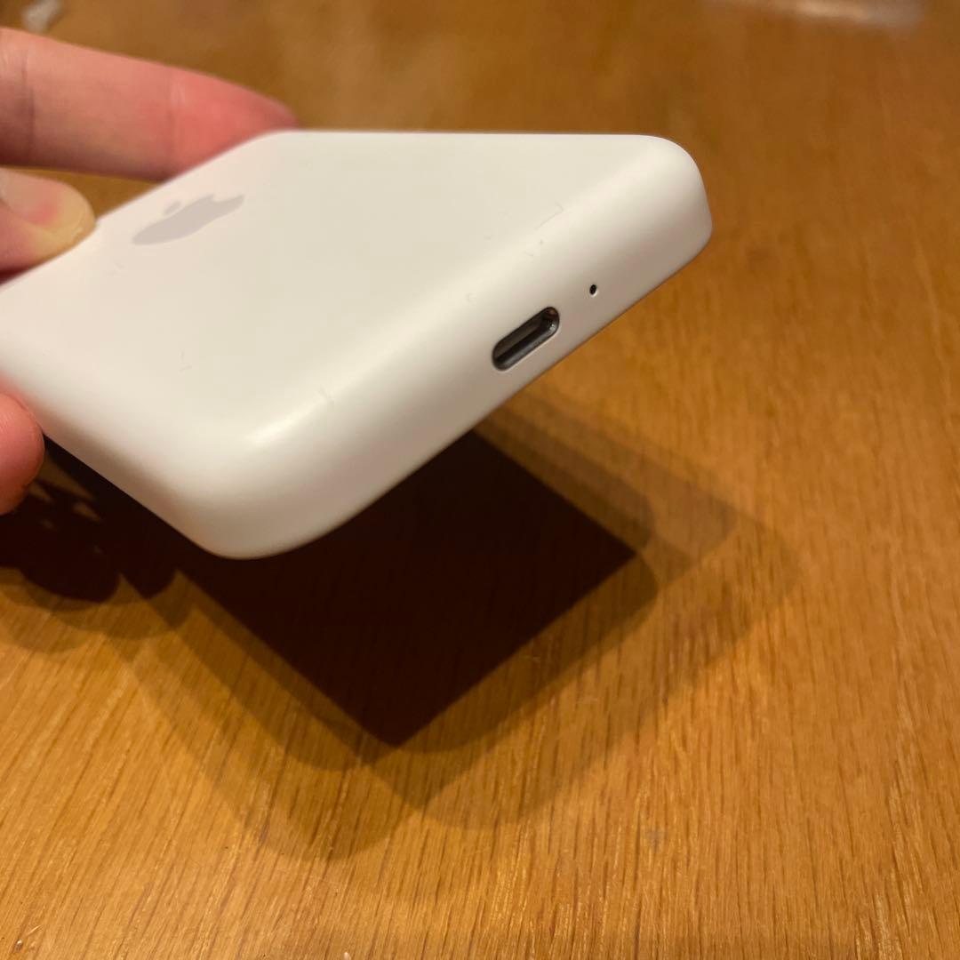 Apple MagSafeバッテリーパック充電器 A2384